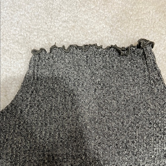 Chic Gray Ribbed Sweater - Picture 3 of 4